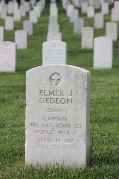 Gedeon grave vertical